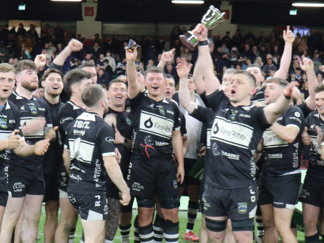 Bedwas lift the Championship Cup